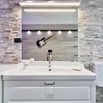 Guesthost - Dora Stylish Daire