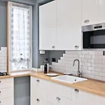 Guesthost - Dora Stylish Torino