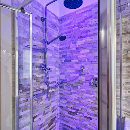 Guesthost - Dora Stylish 公寓