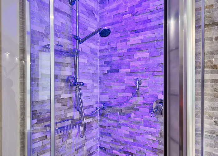 Guesthost - Dora Stylish Apartman