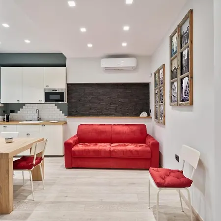 Guesthost - Dora Stylish